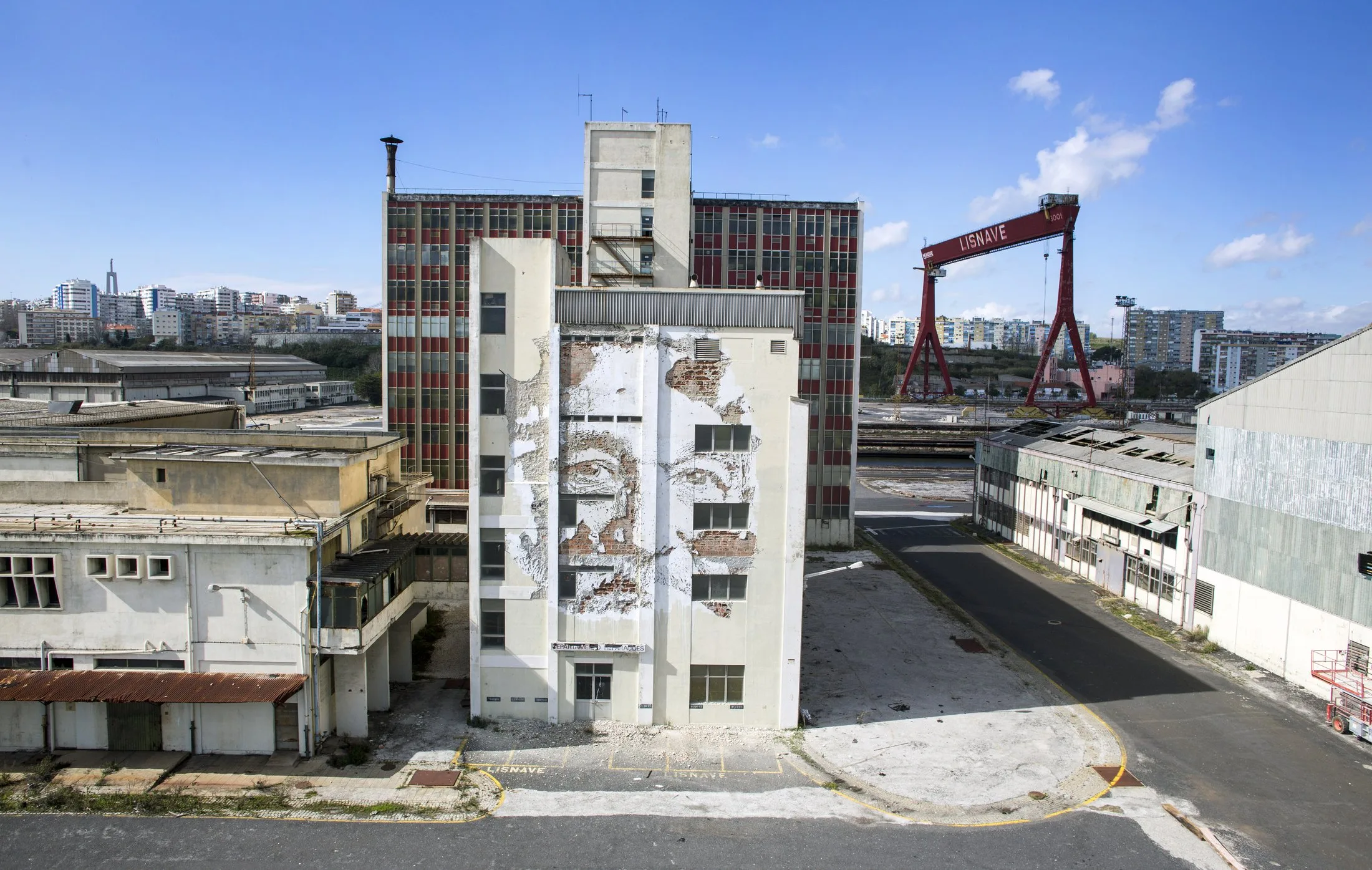 Lisnave — Walls work, 2014, Almada, Portugal