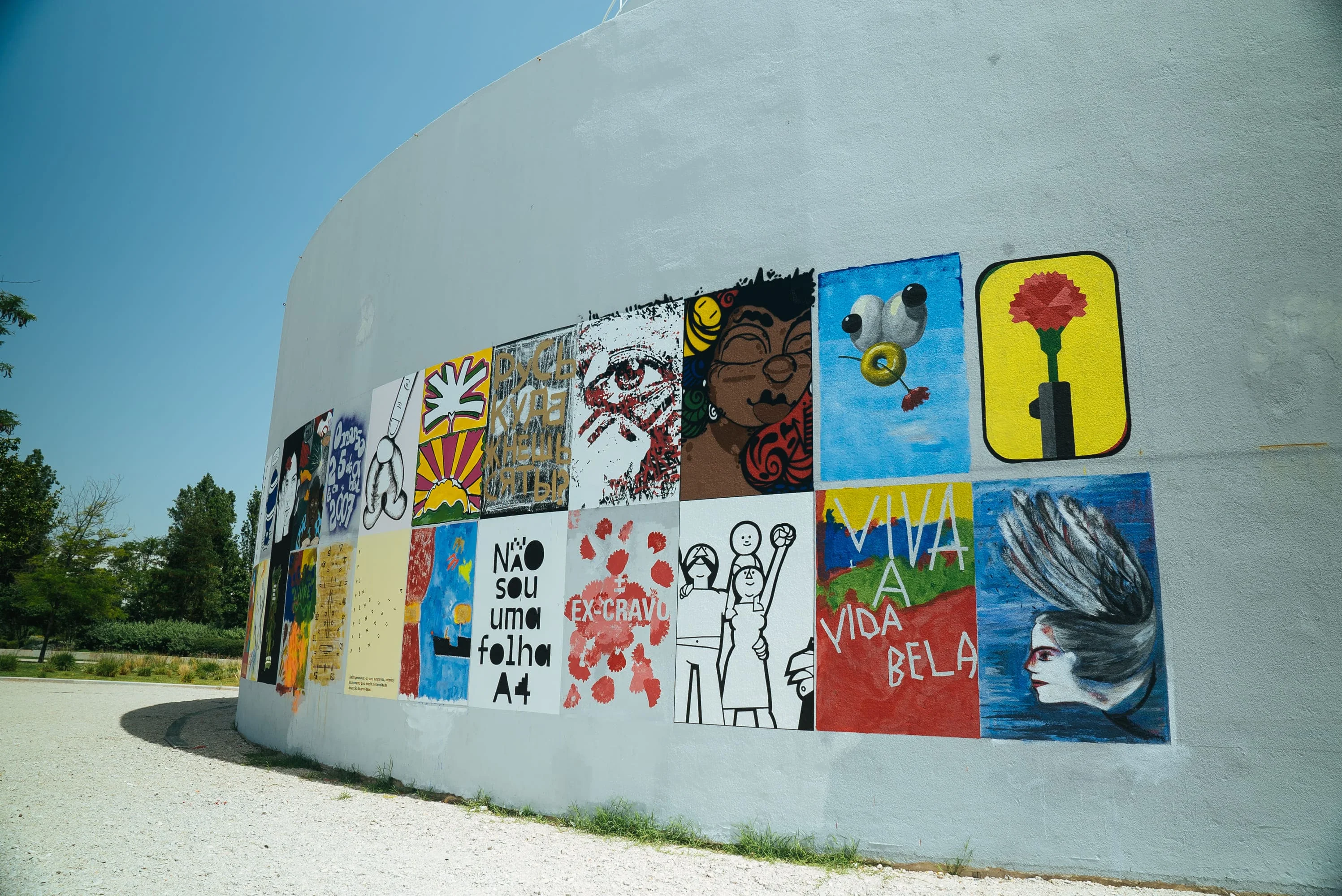 48 artistas, 48 anos de liberdade — Paredes, 2022, Lisboa, Portugal