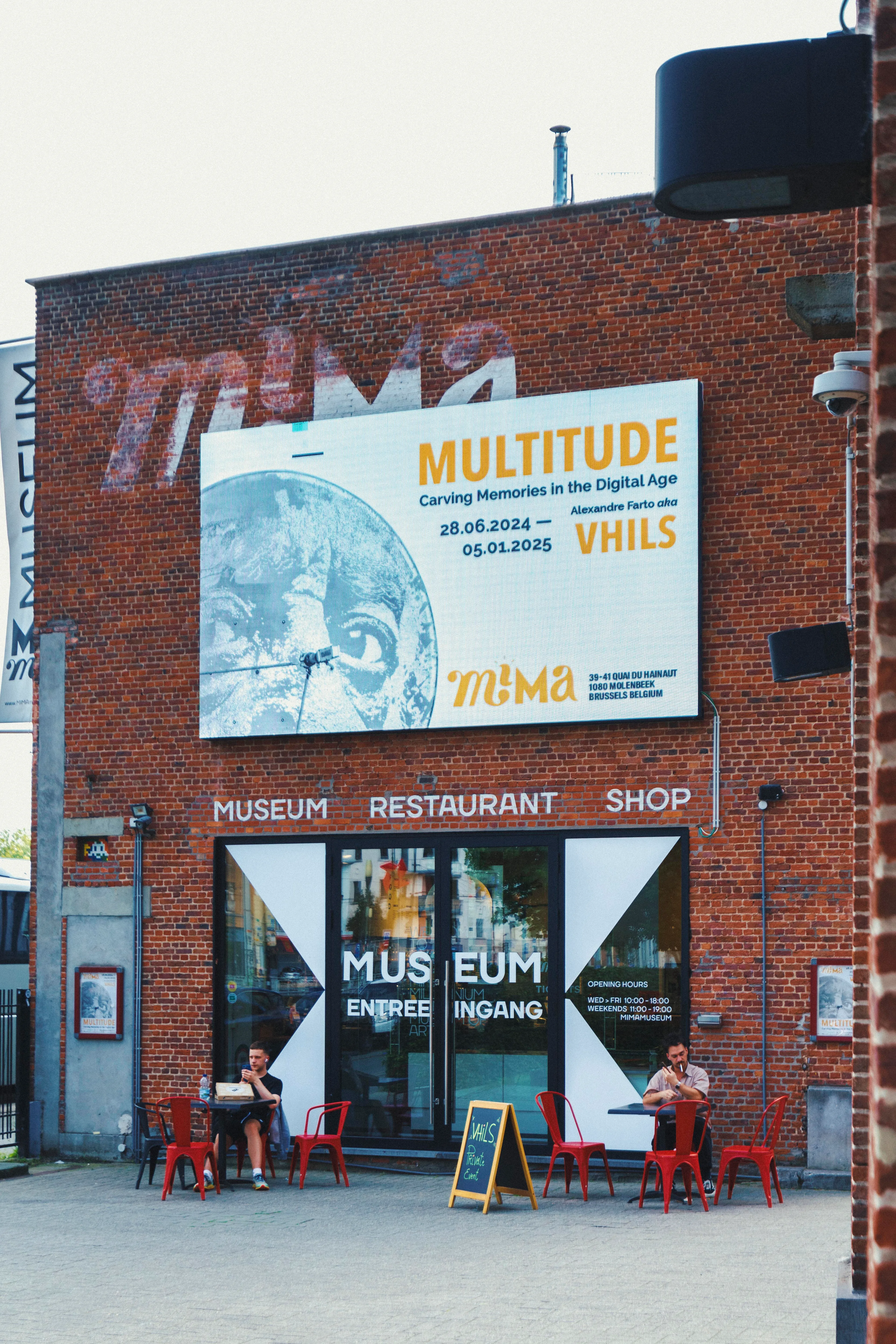 Multitude — Carving Memories in the Digital Age