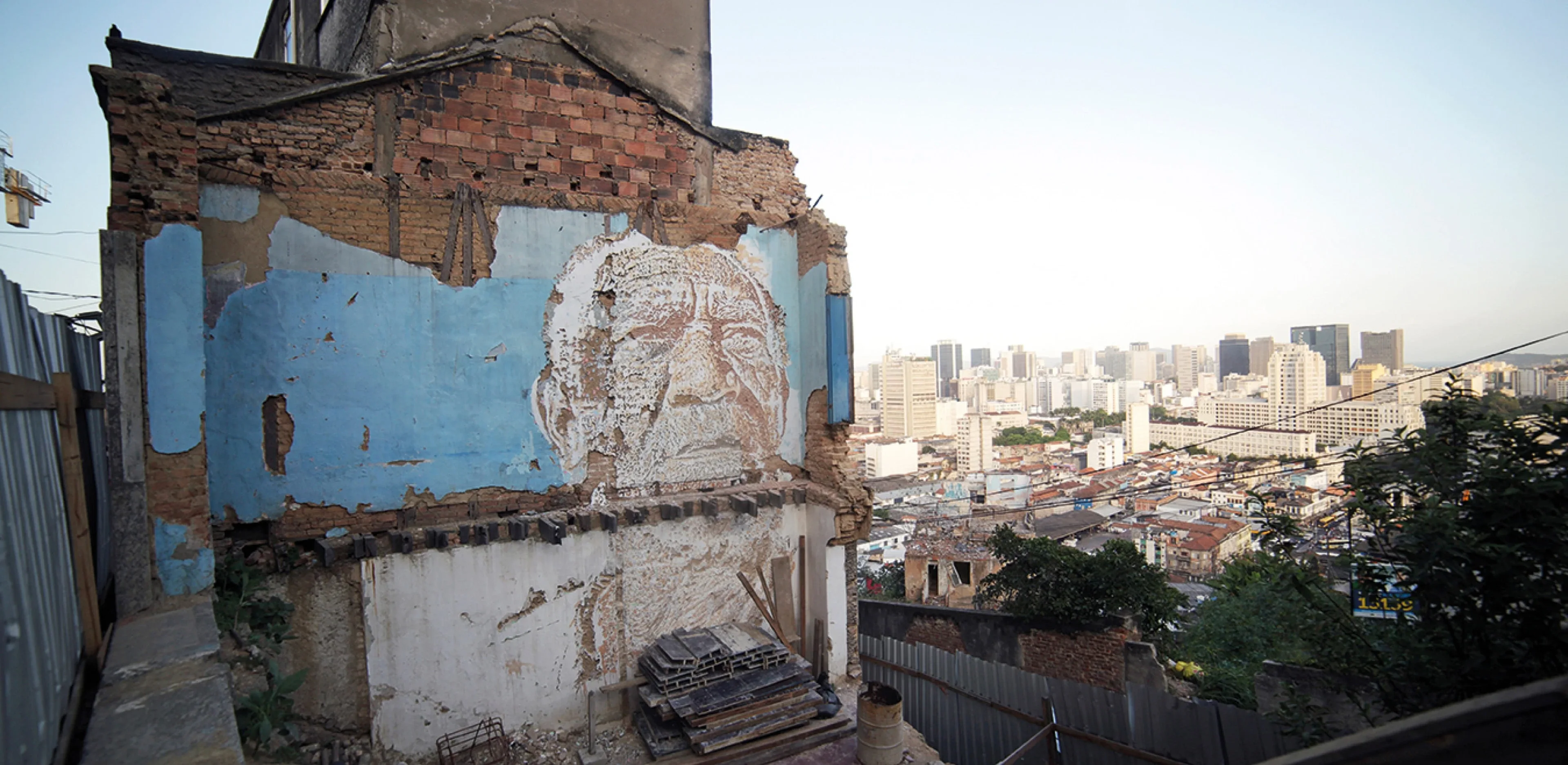 Descascando a Superficie, Morro da Providencia — Walls work, 2012