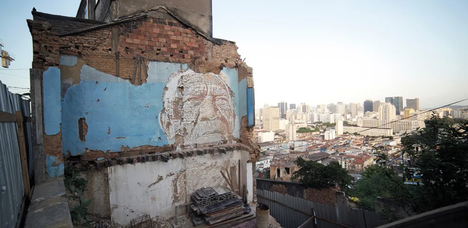 Descascando a Superficie, Morro da Providencia — Walls work, 2012
