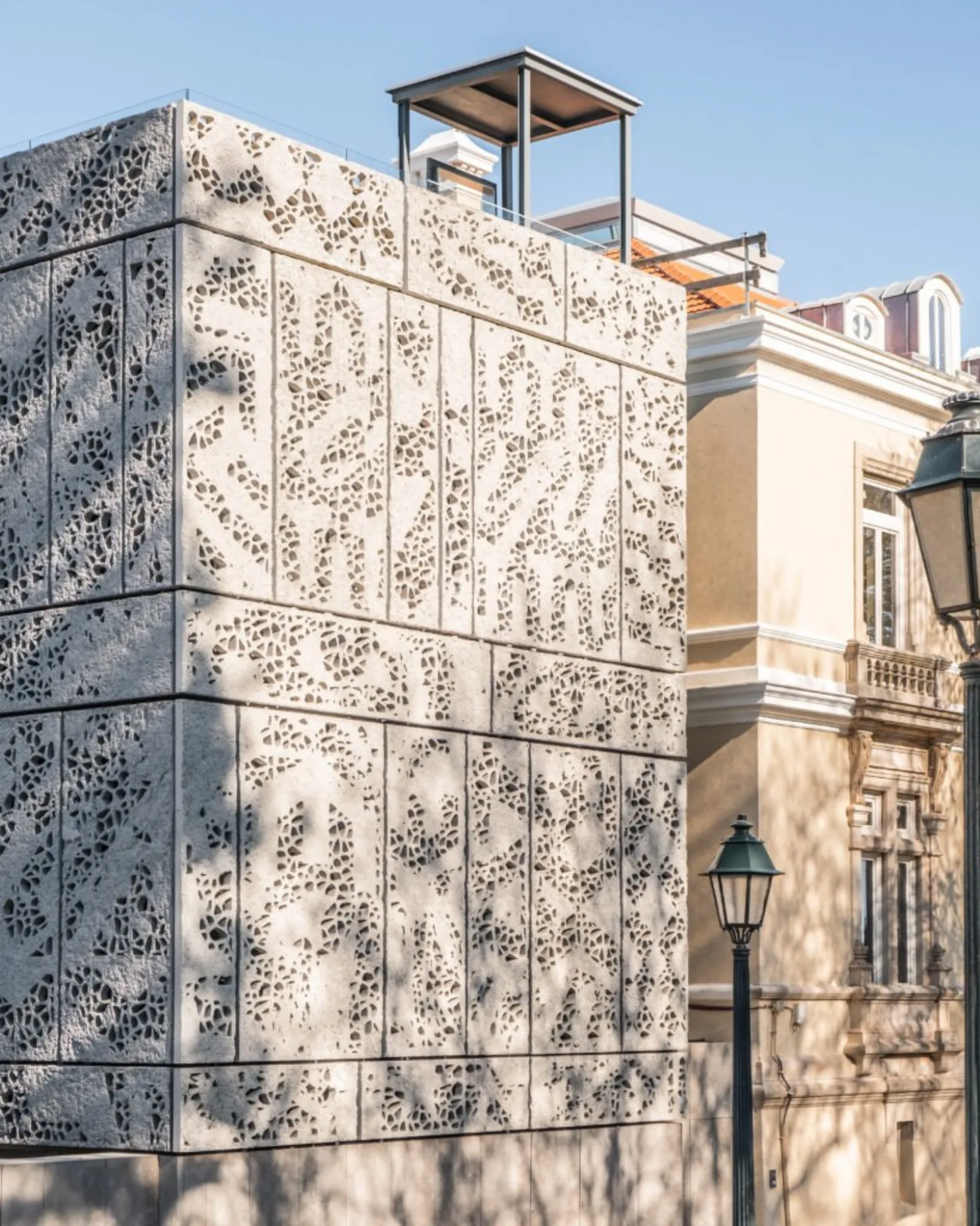 Carved Concrete Facade (Cascais) — Walls work, 2023